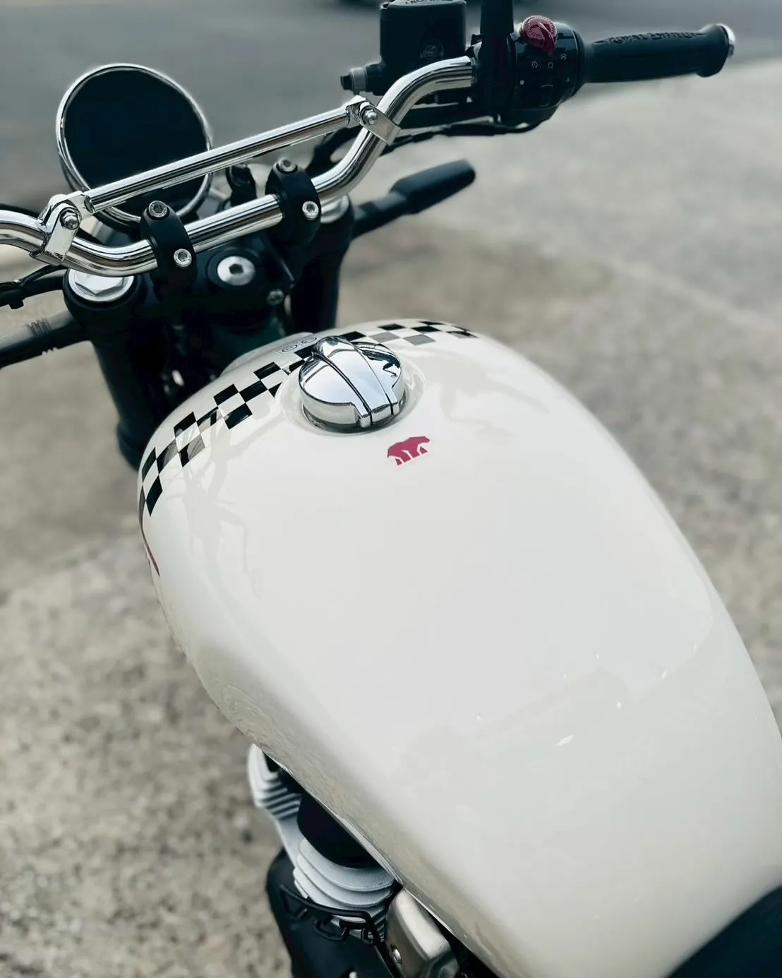 【ロイヤルエンフィールド】【NEWモデル】