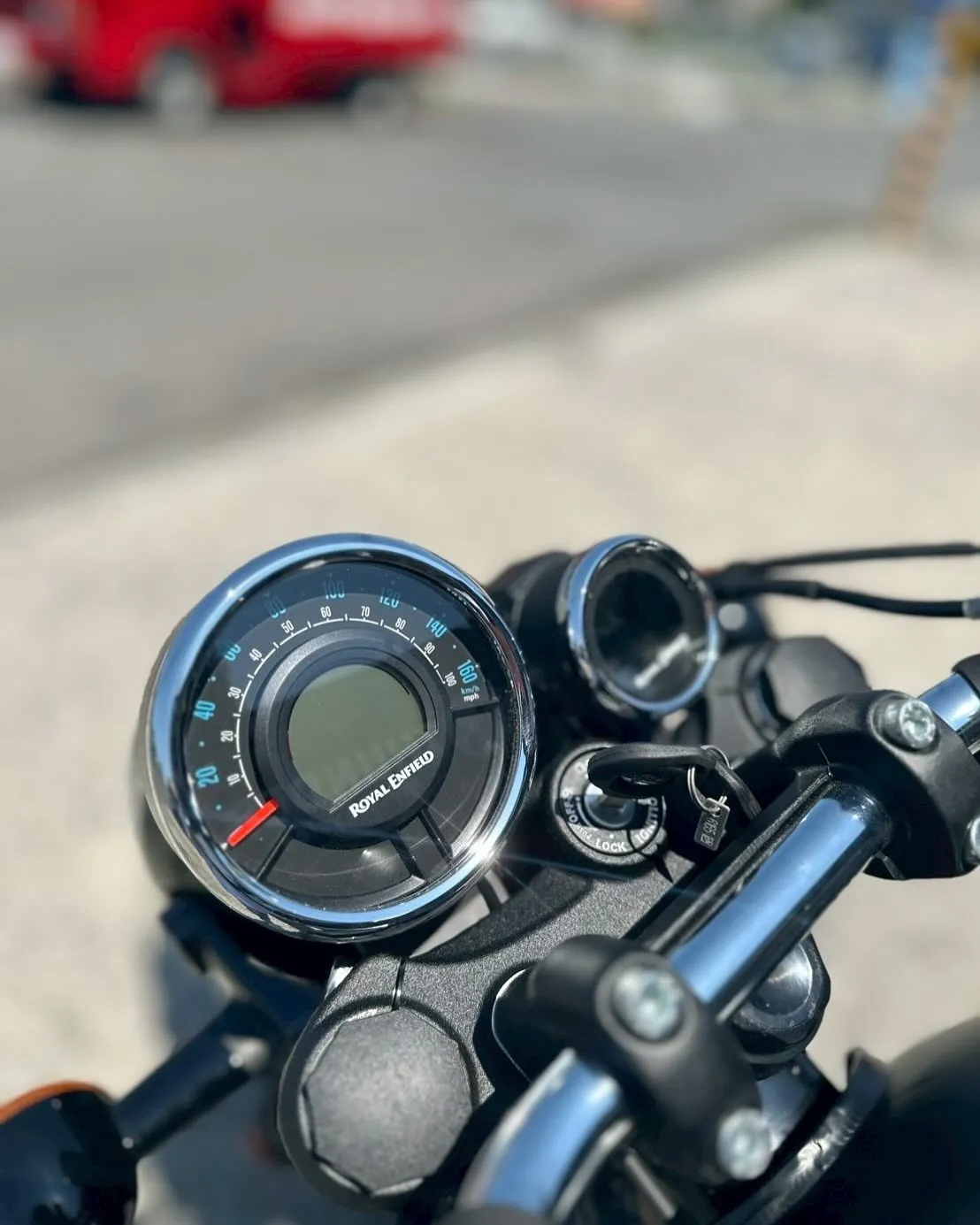 【ロイヤルエンフィールド】