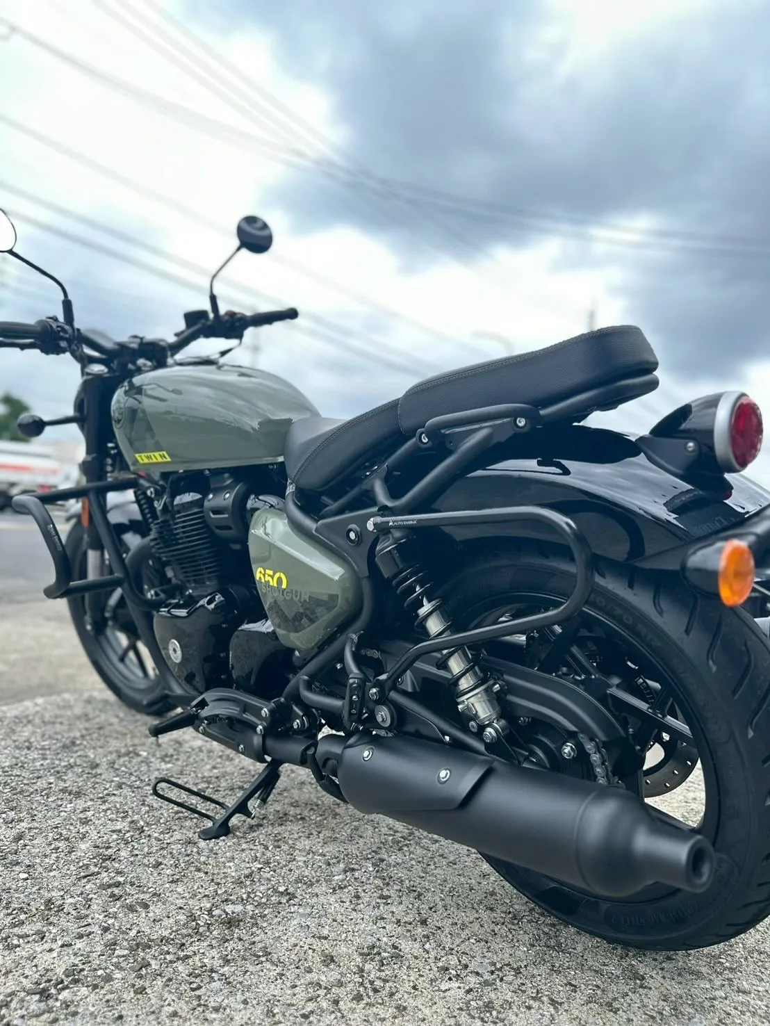 【ロイヤルエンフィールド】