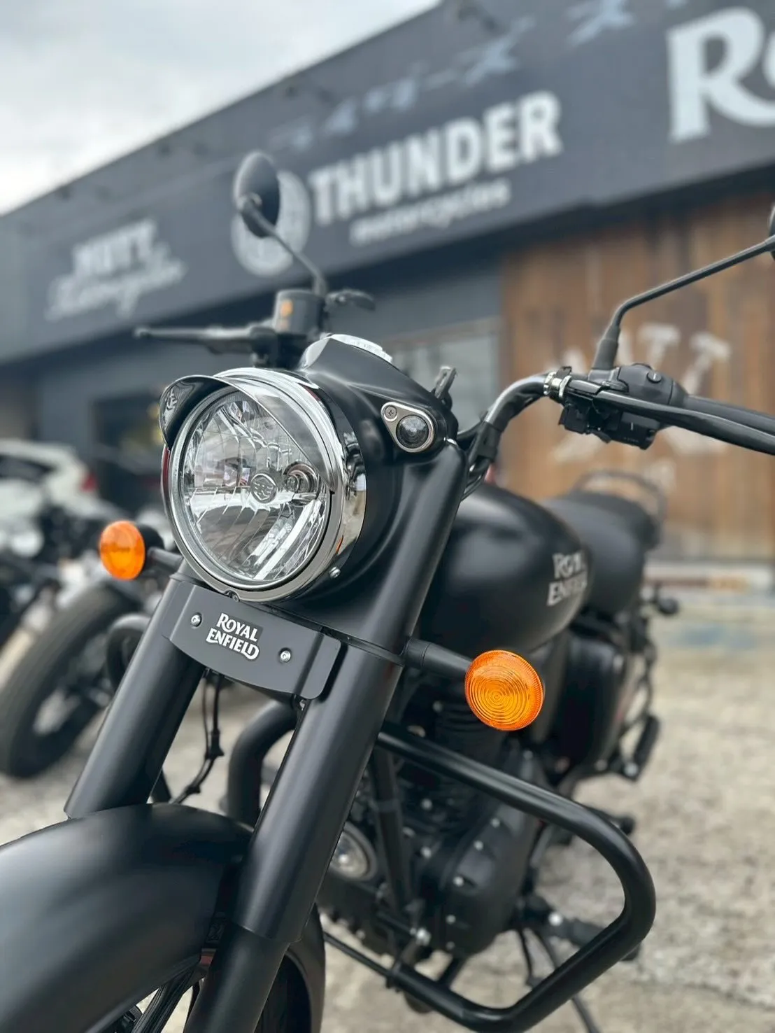 【ロイヤルエンフィールド】