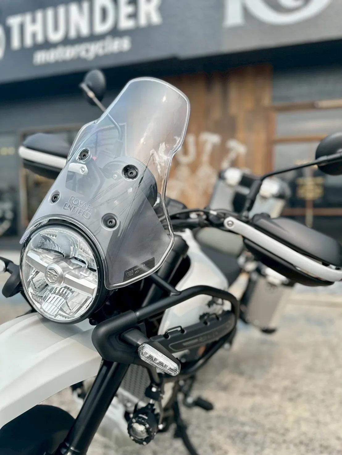 【ロイヤルエンフィールド】