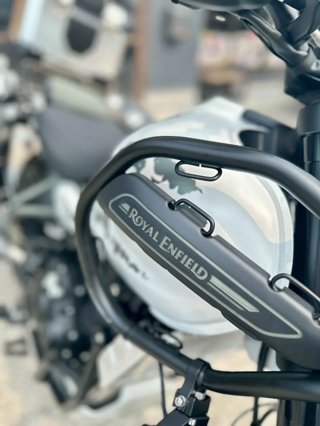 【ロイヤルエンフィールド】