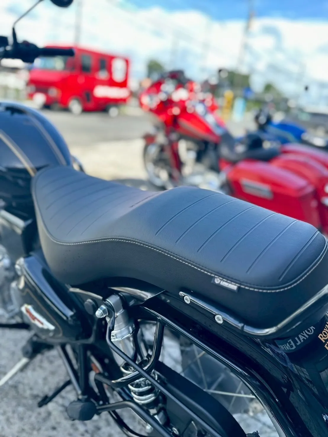 【ロイヤルエンフィールド】