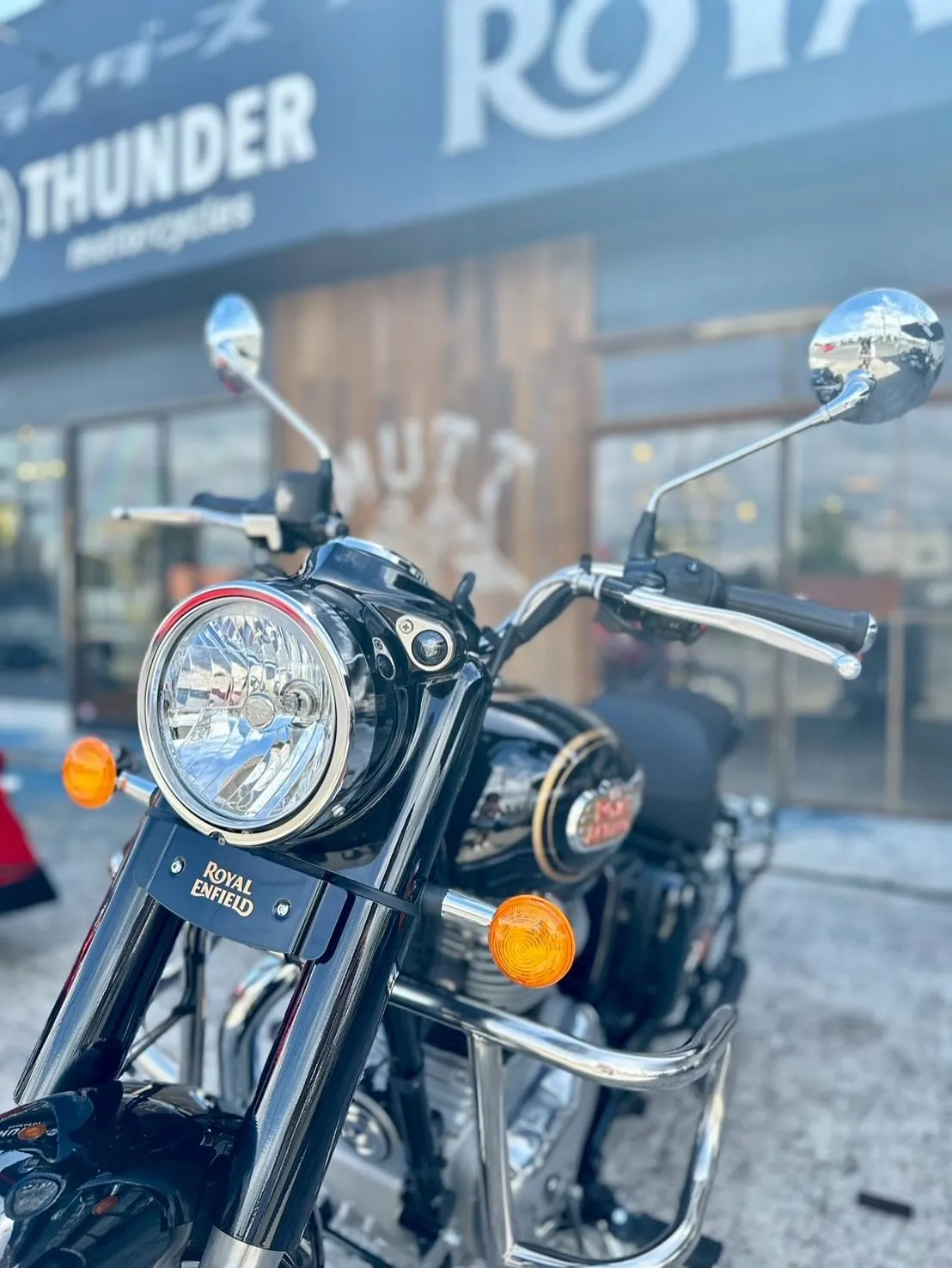 【ロイヤルエンフィールド】