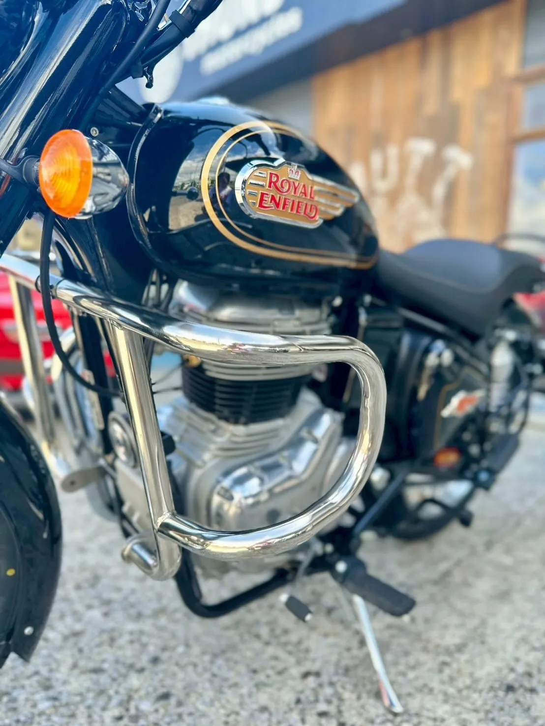 【ロイヤルエンフィールド】