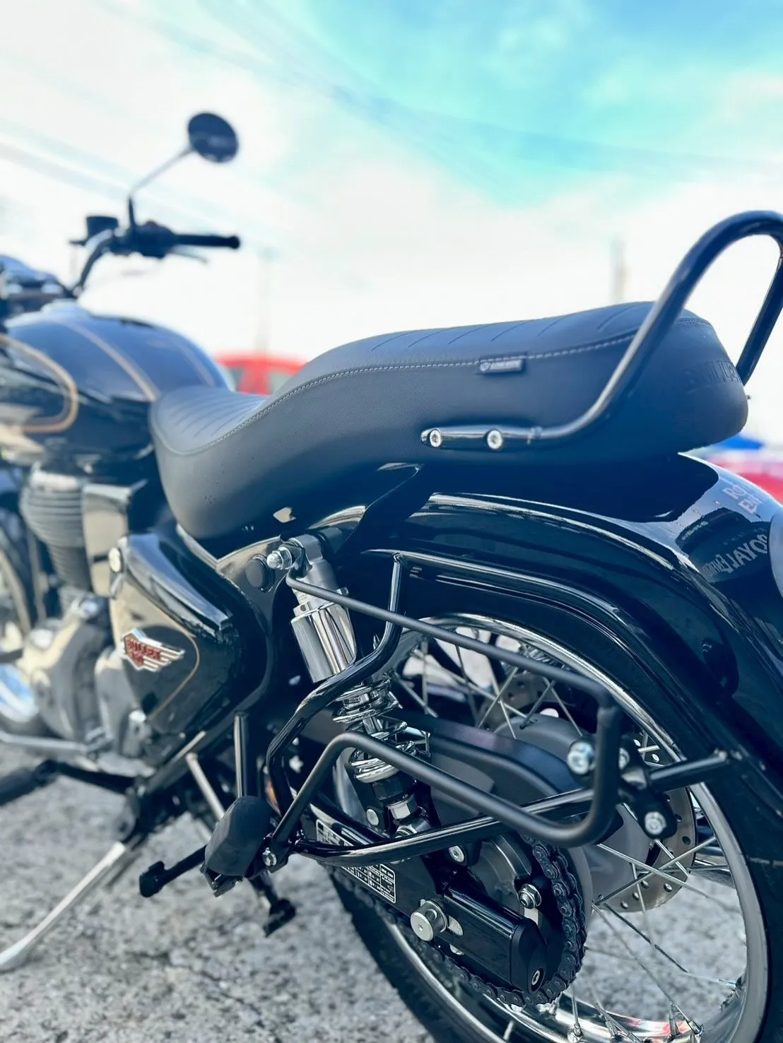 【ロイヤルエンフィールド】