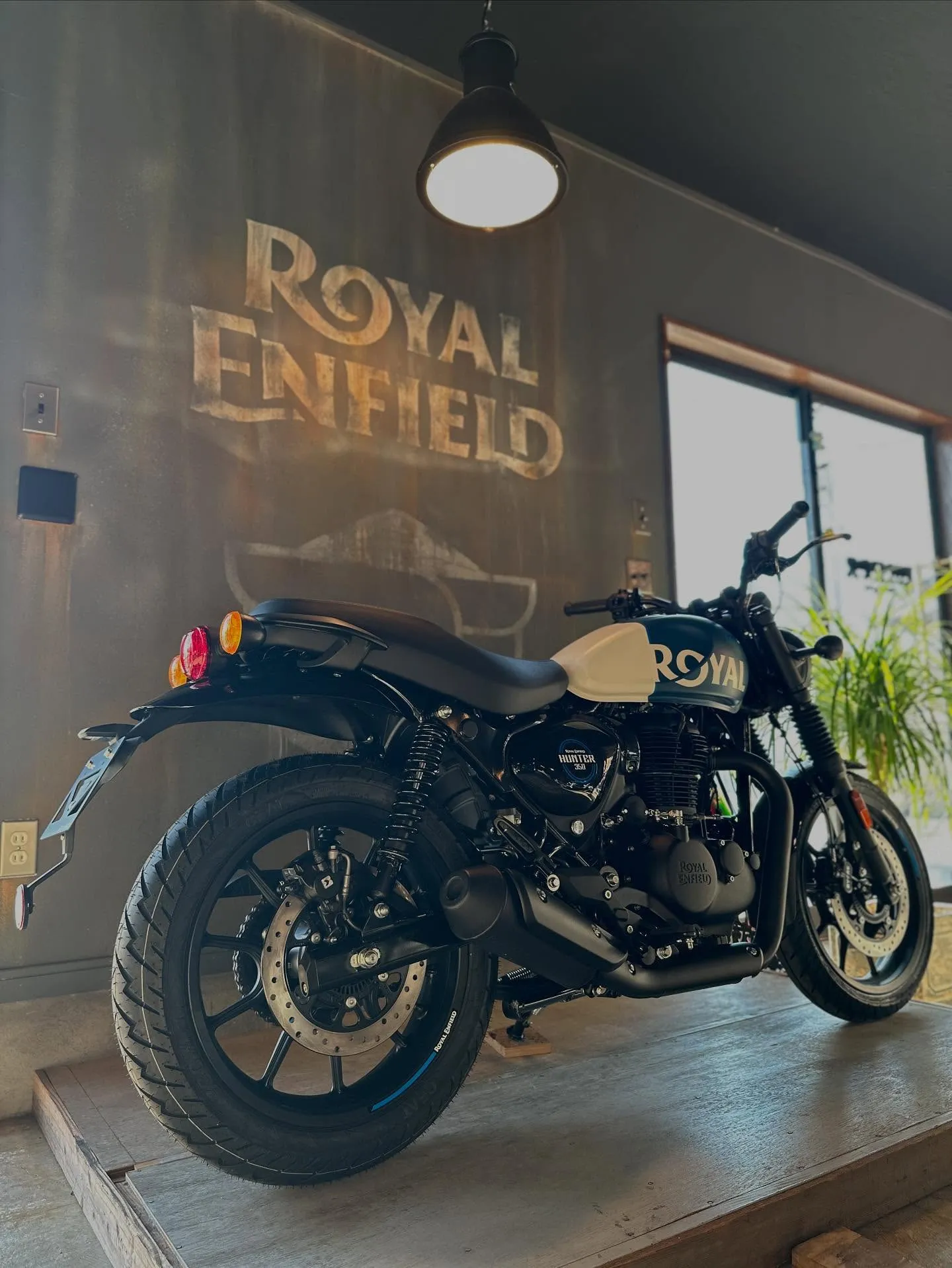 【ロイヤルエンフィールド】【モデルチェンジ】