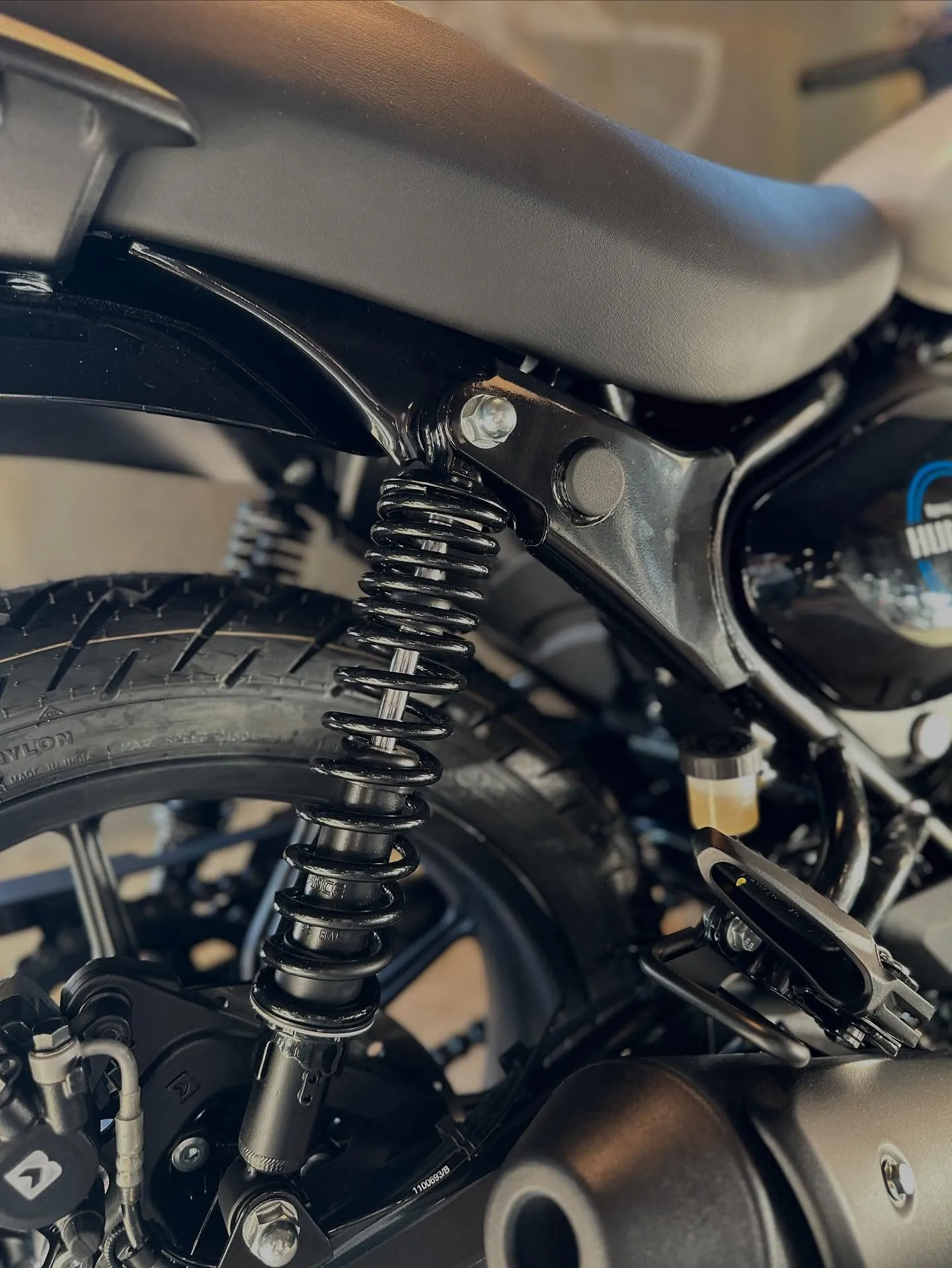 【ロイヤルエンフィールド】【モデルチェンジ】