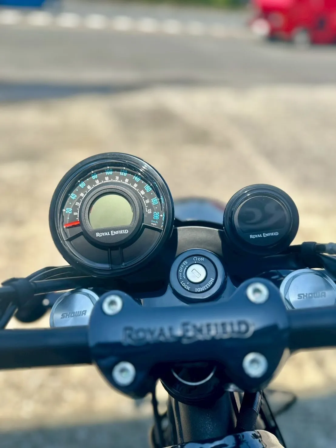 【ロイヤルエンフィールド】