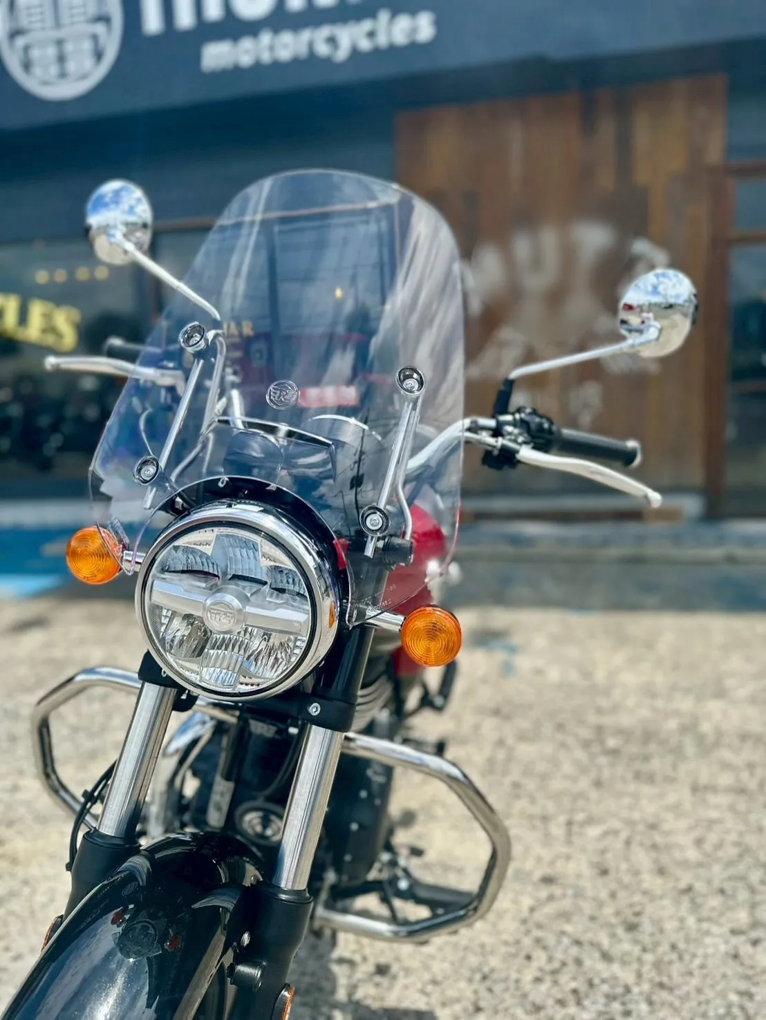 【ロイヤルエンフィールド】