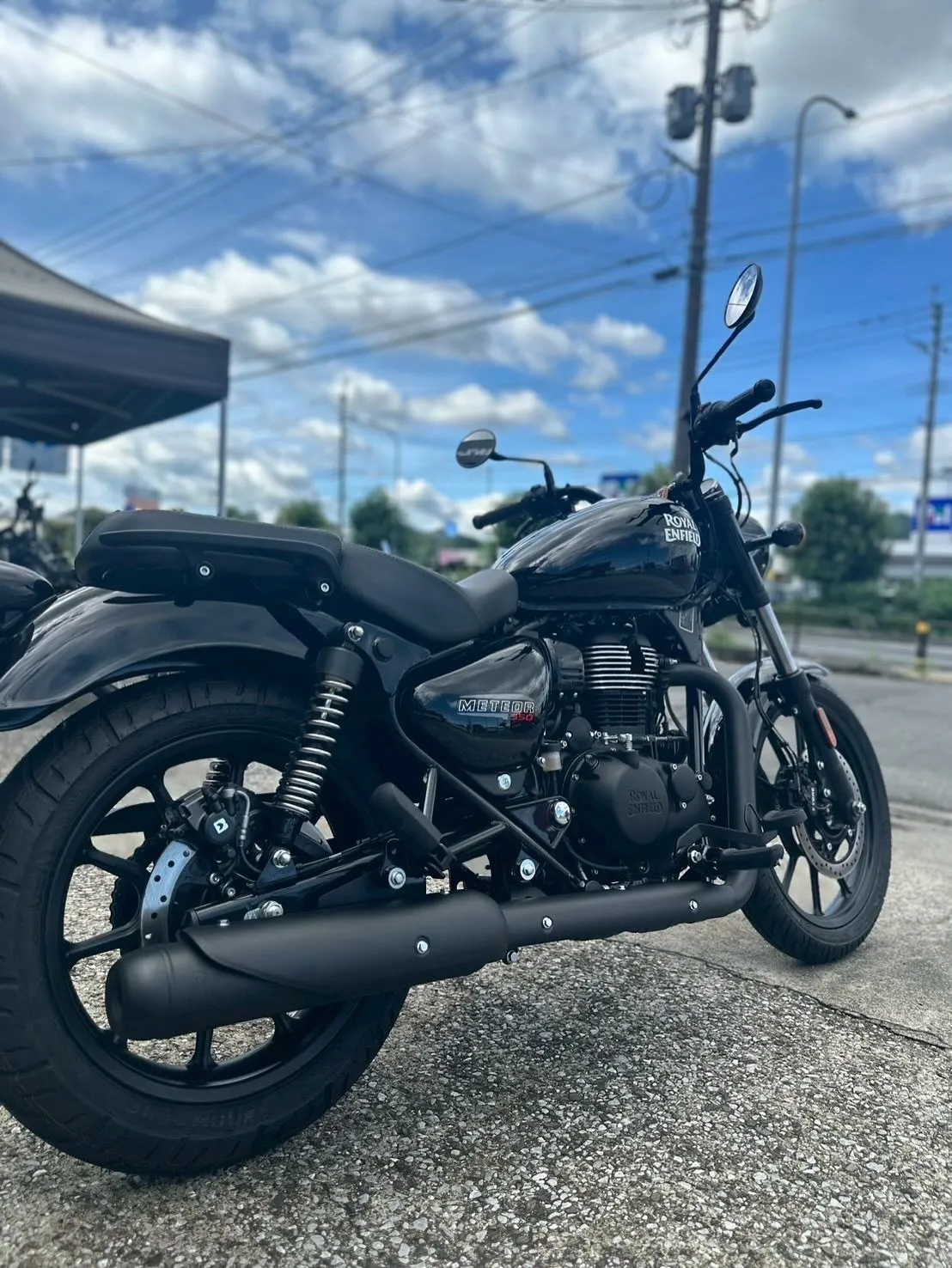 【ロイヤルエンフィールド】