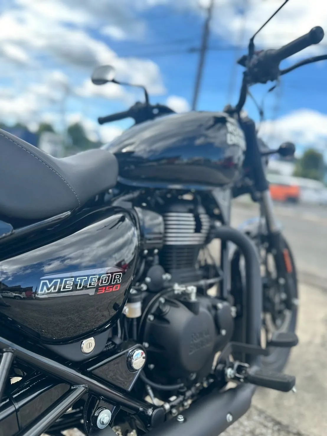 【ロイヤルエンフィールド】