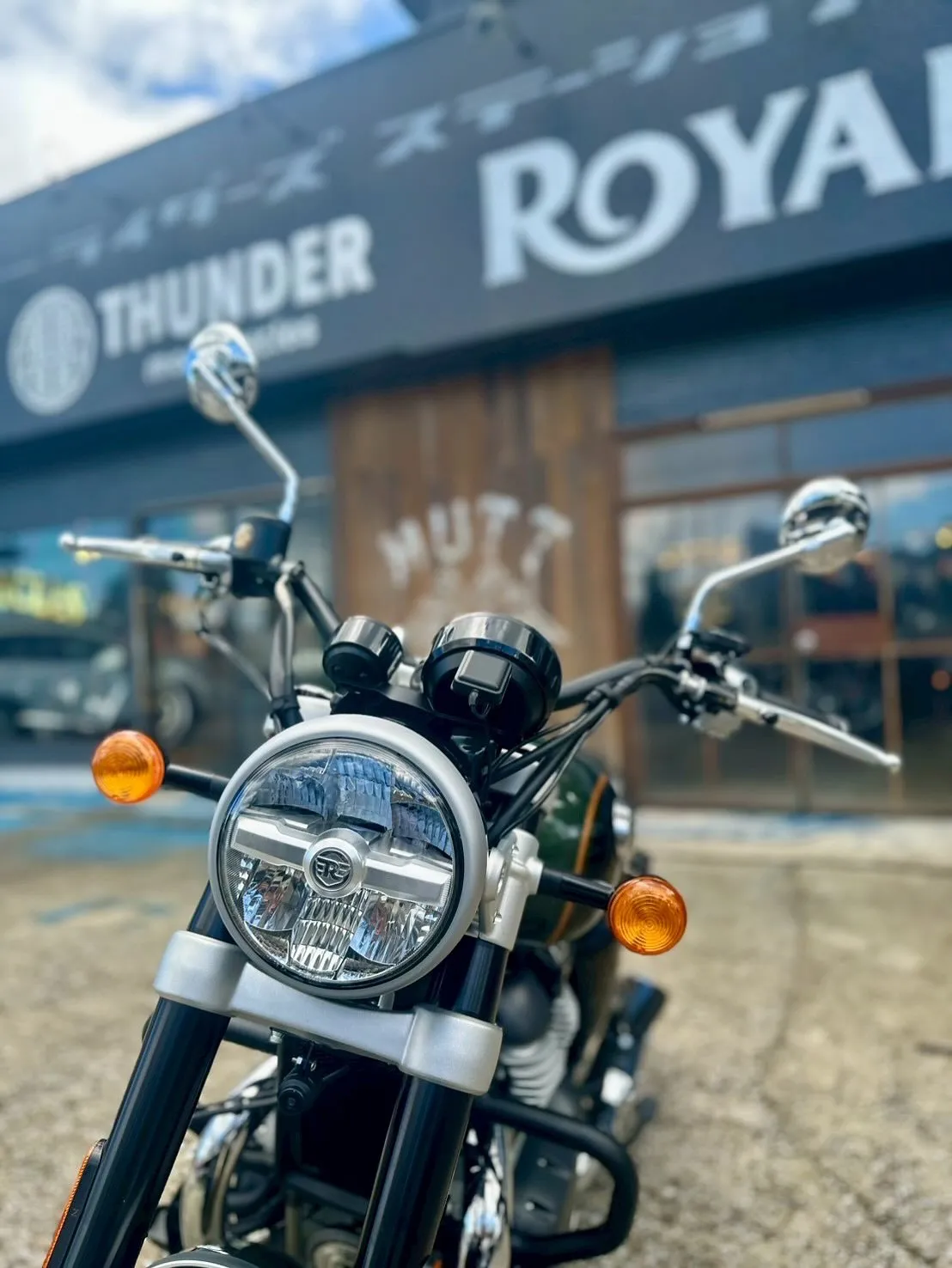 【ロイヤルエンフィールド】