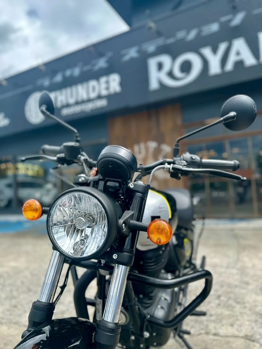 【ロイヤルエンフィールド】