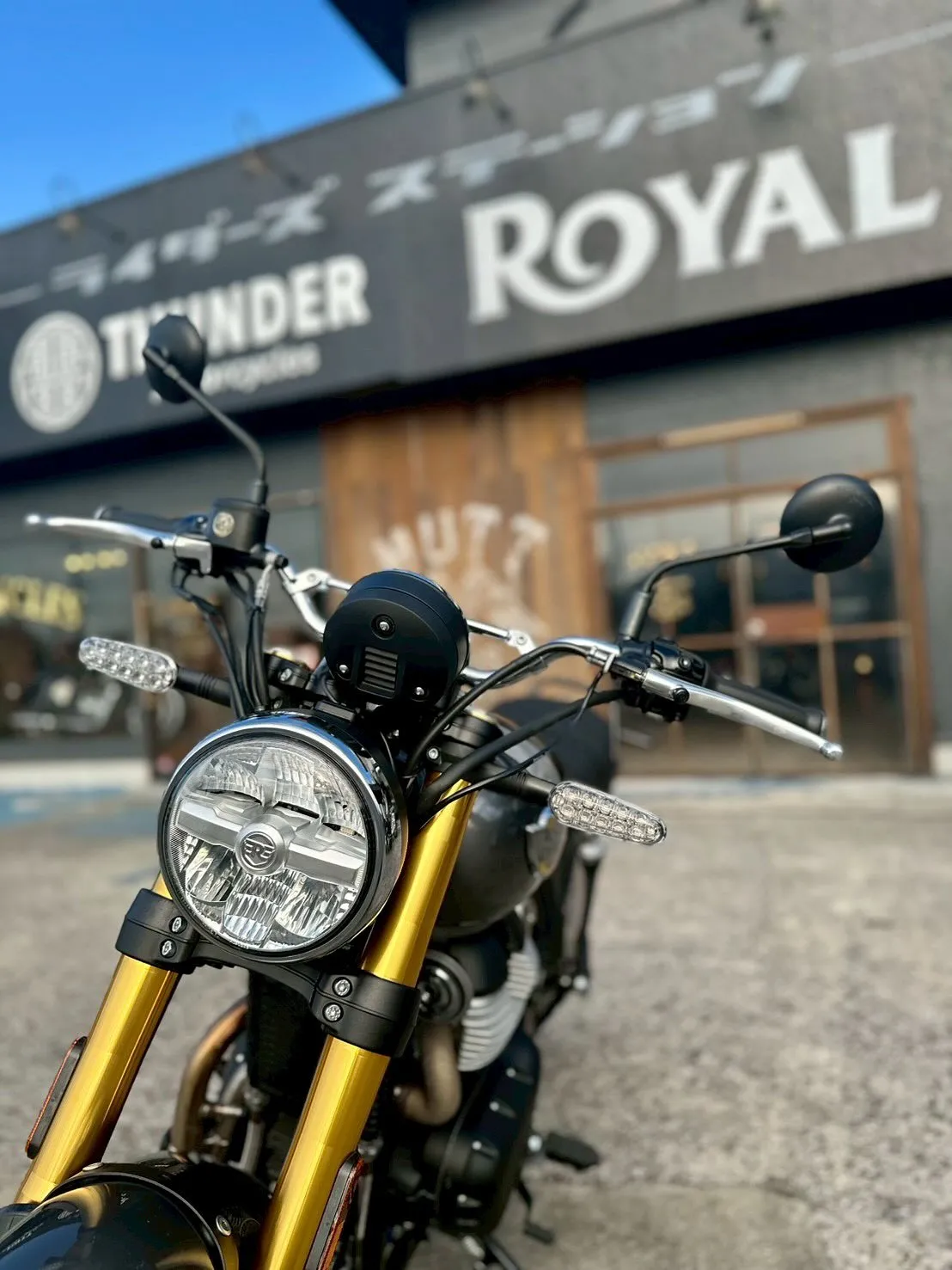 【ロイヤルエンフィールド】