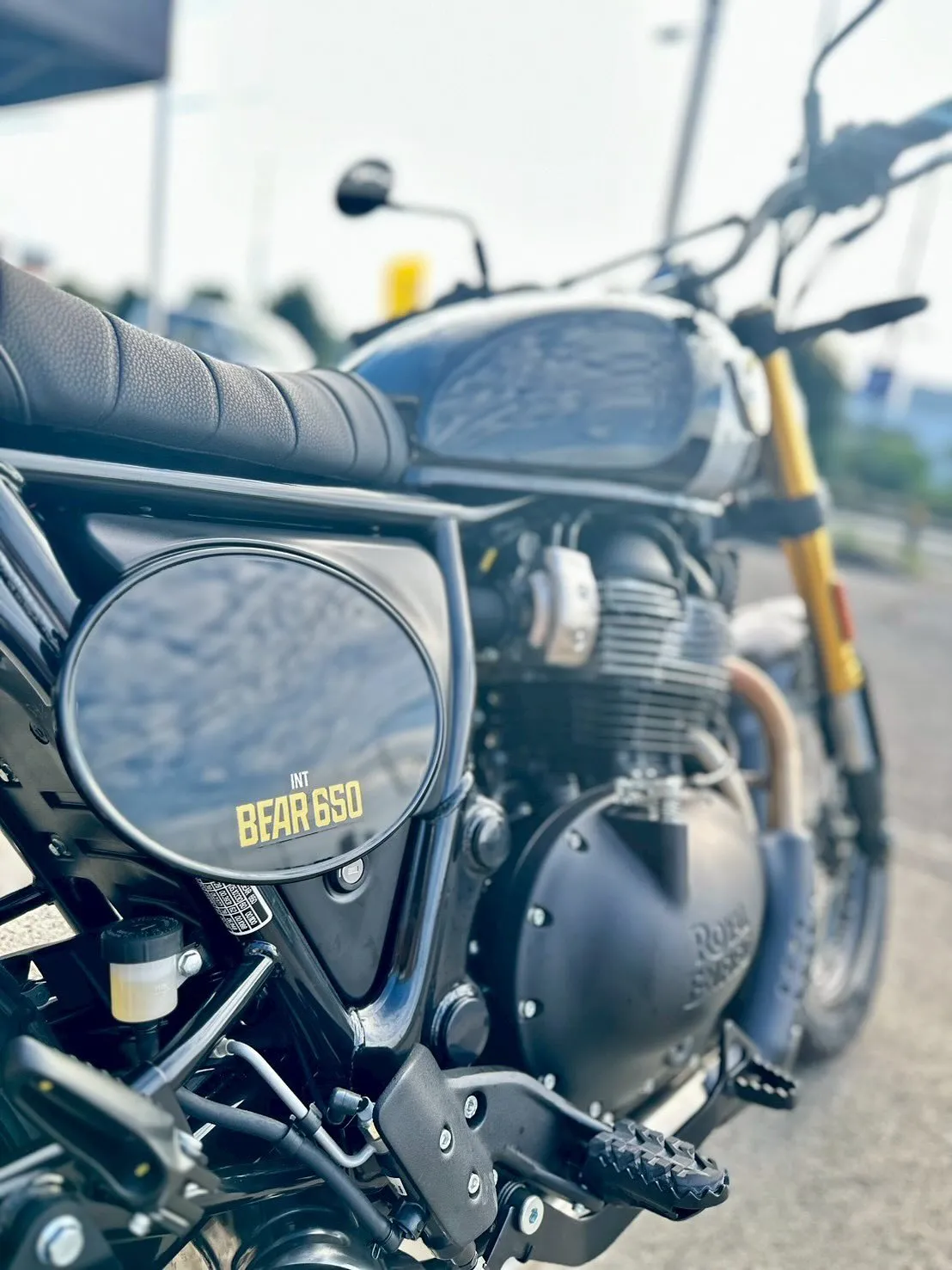 【ロイヤルエンフィールド】