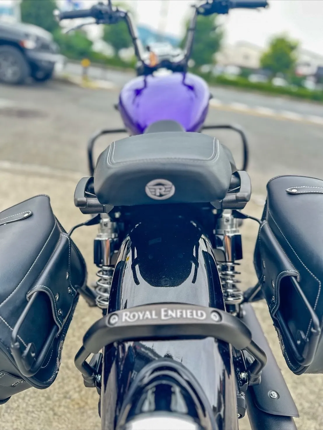 【ロイヤルエンフィールド】