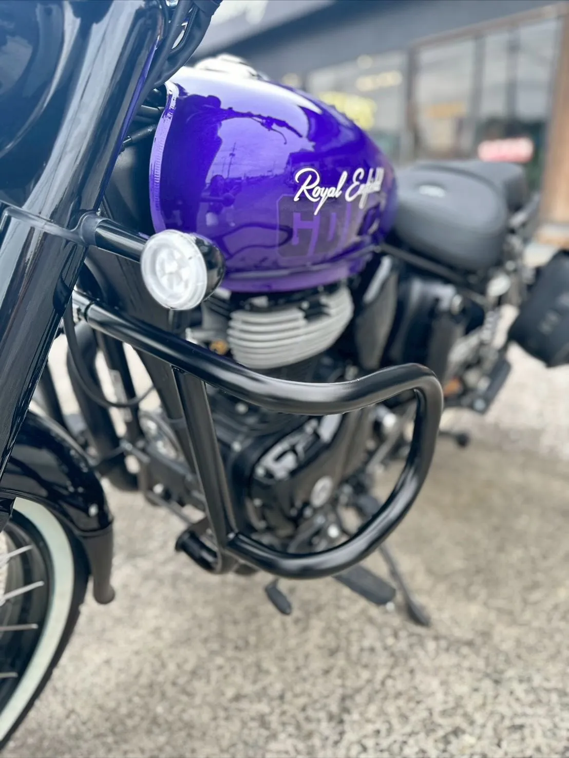 【ロイヤルエンフィールド】