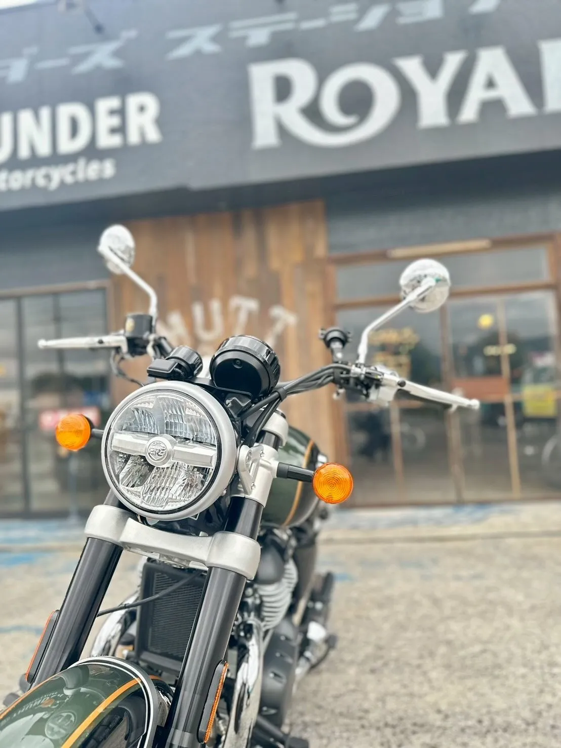 【ロイヤルエンフィールド】