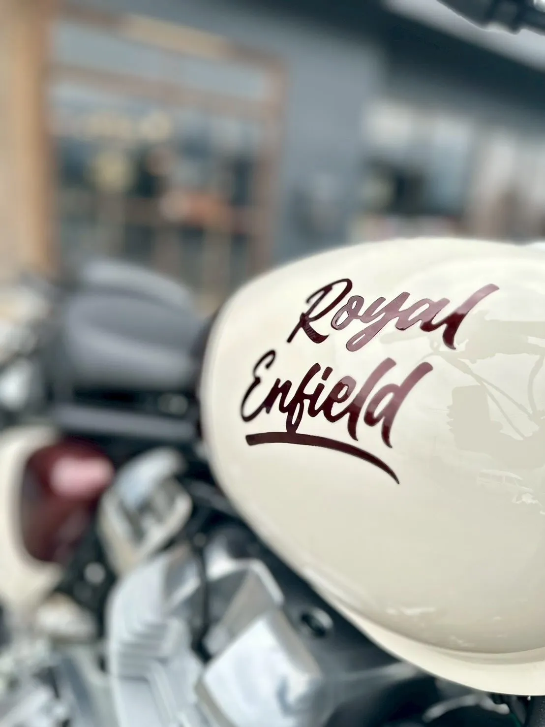 【ロイヤルエンフィールド】