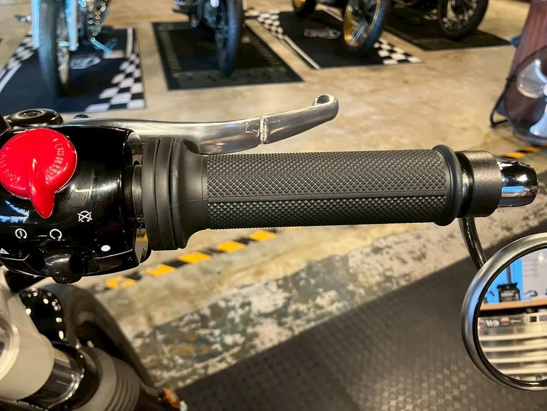 【カスタム】【ロイヤルエンフィールド】