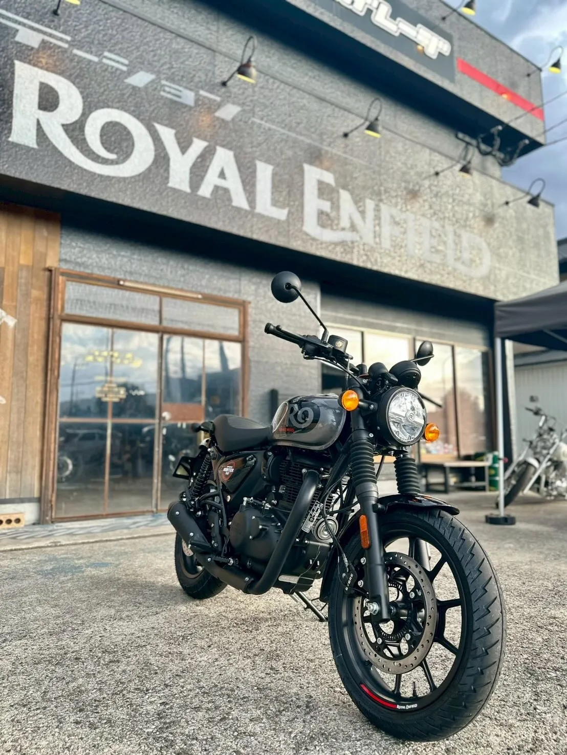 【ロイヤルエンフィールド】