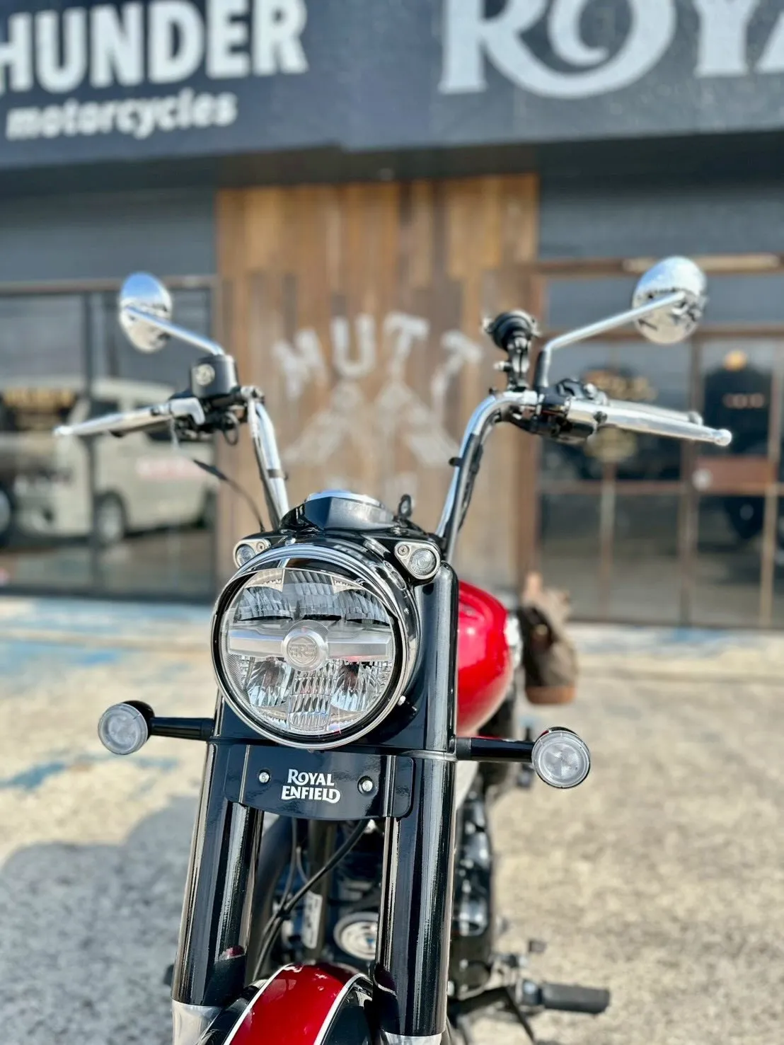 【ロイヤルエンフィールド】