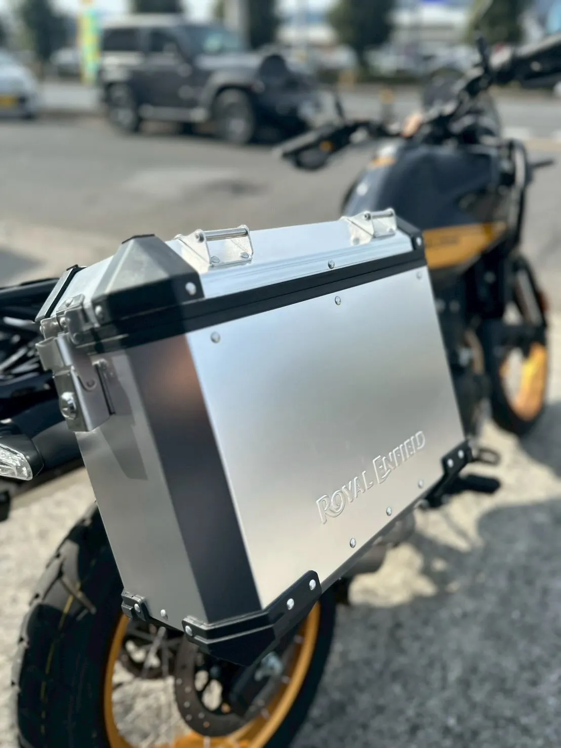 【ロイヤルエンフィールド】