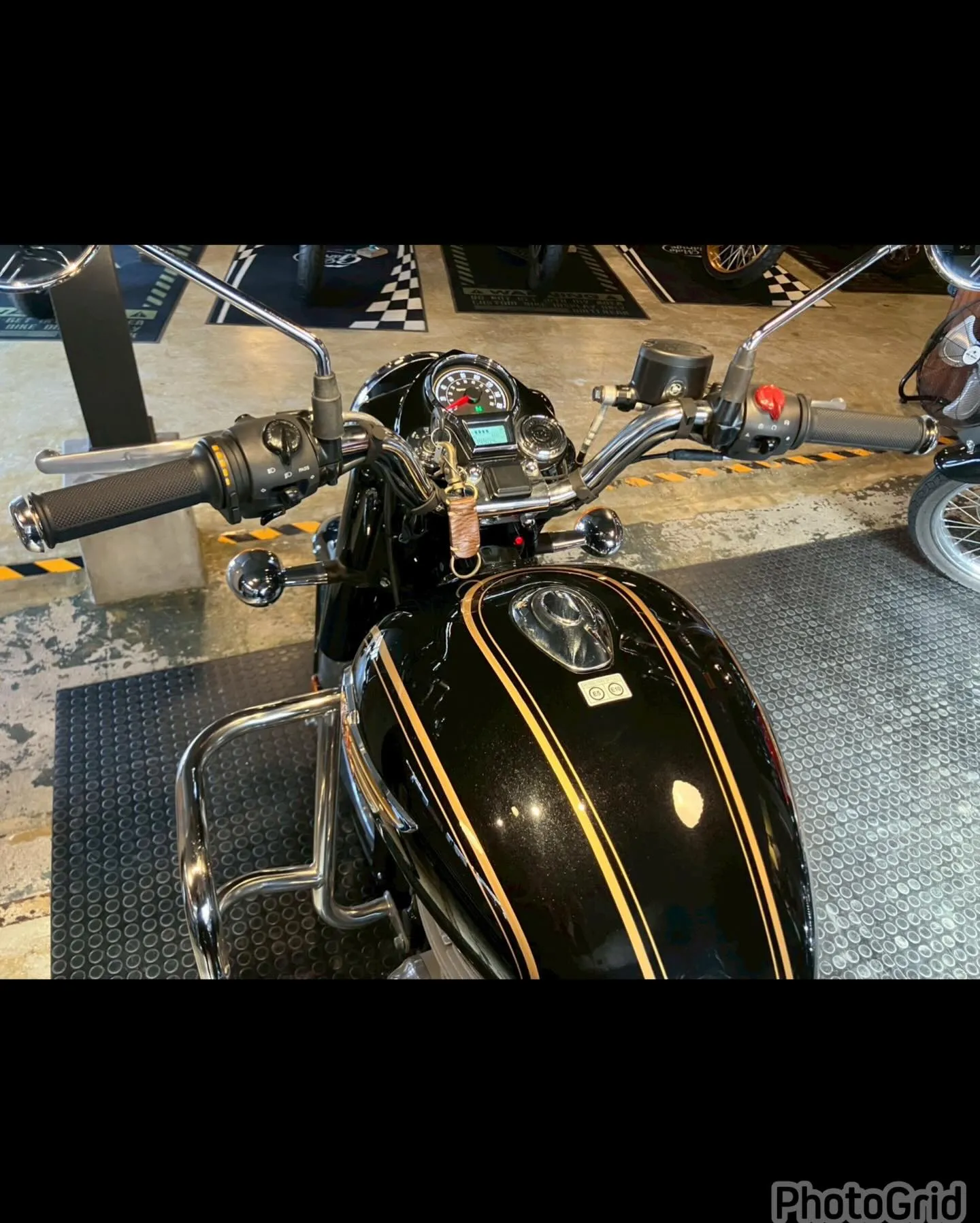 【カスタム】【ロイヤルエンフィールド】