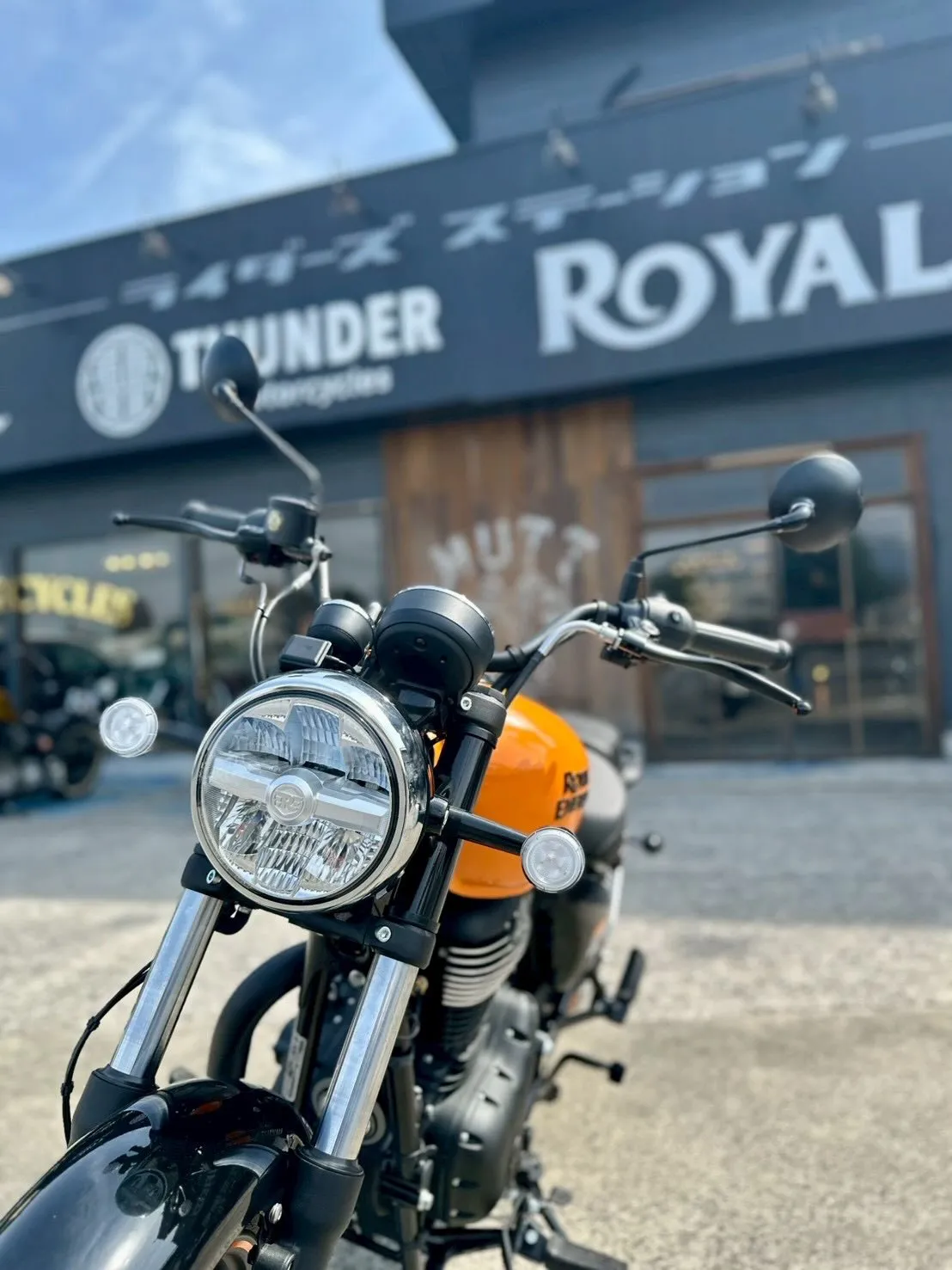 【ロイヤルエンフィールド】