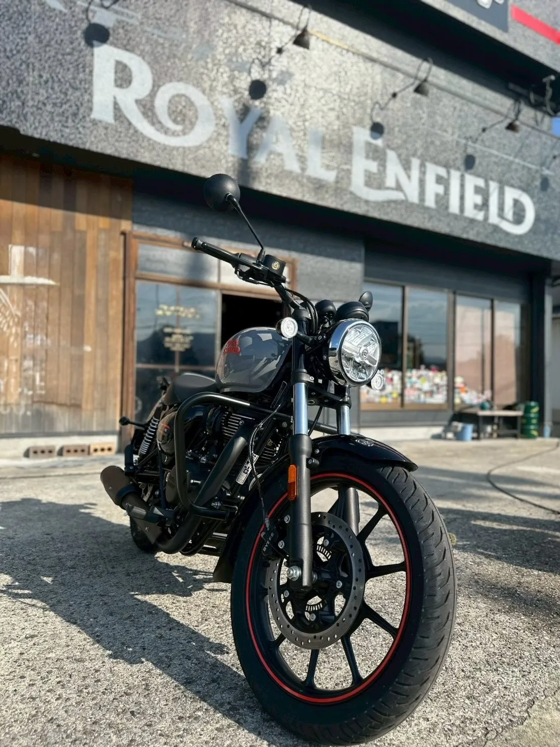 【ロイヤルエンフィールド】