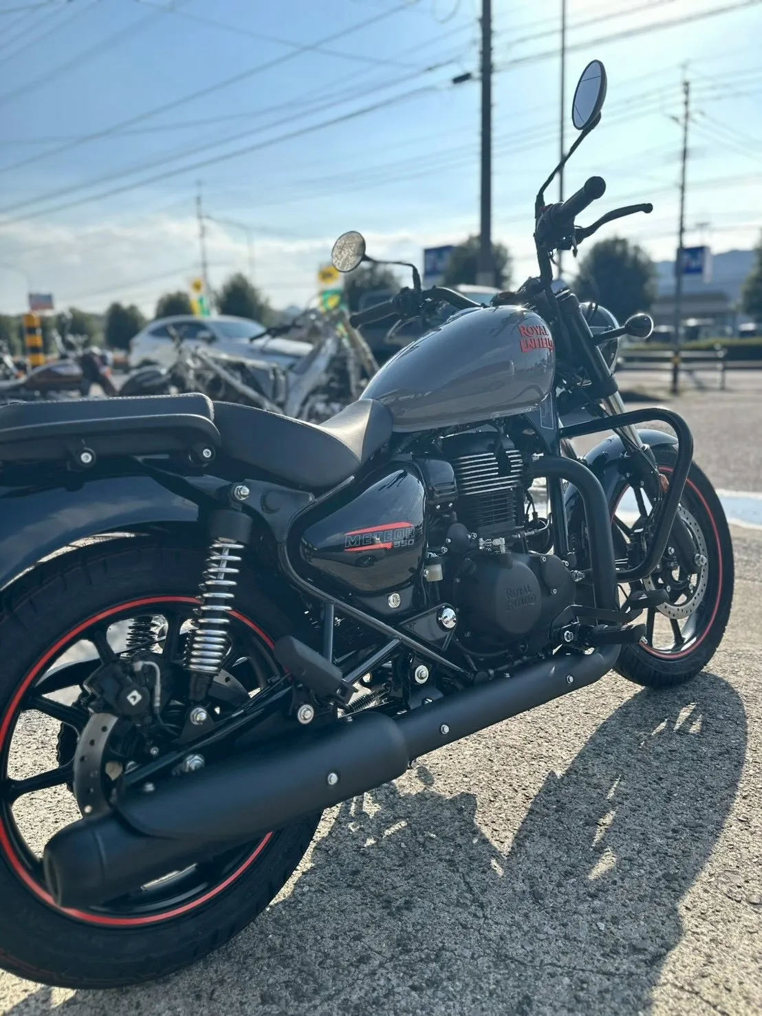 【ロイヤルエンフィールド】