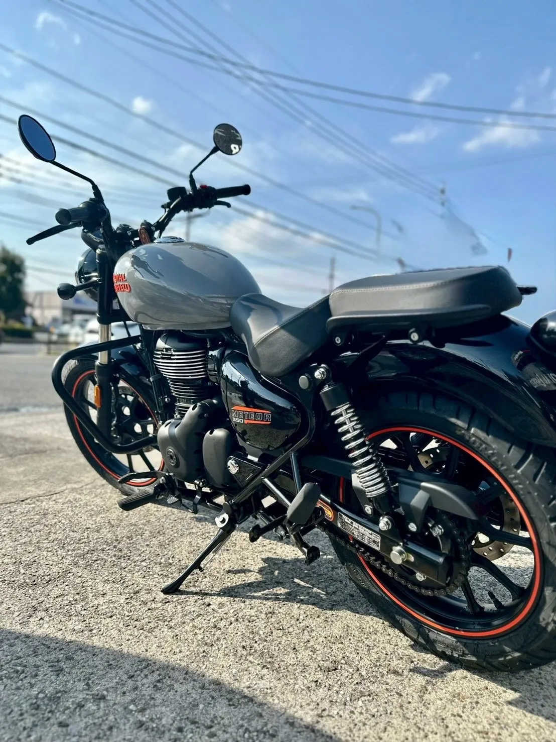 【ロイヤルエンフィールド】