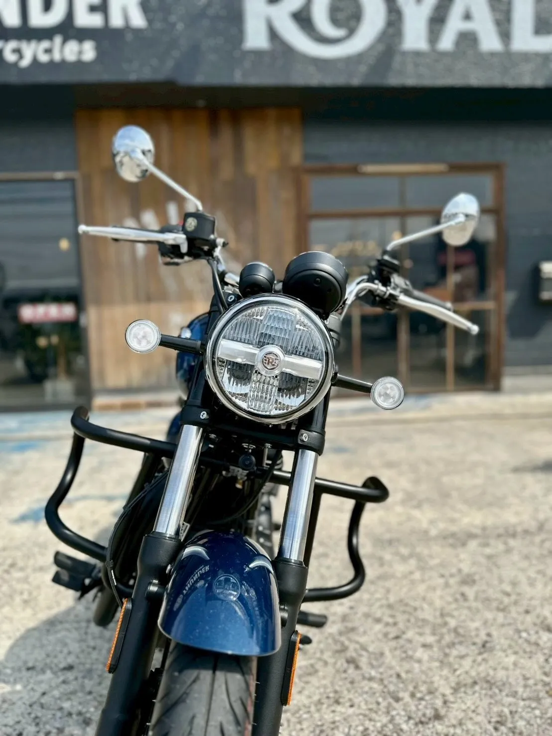 【ロイヤルエンフィールド】