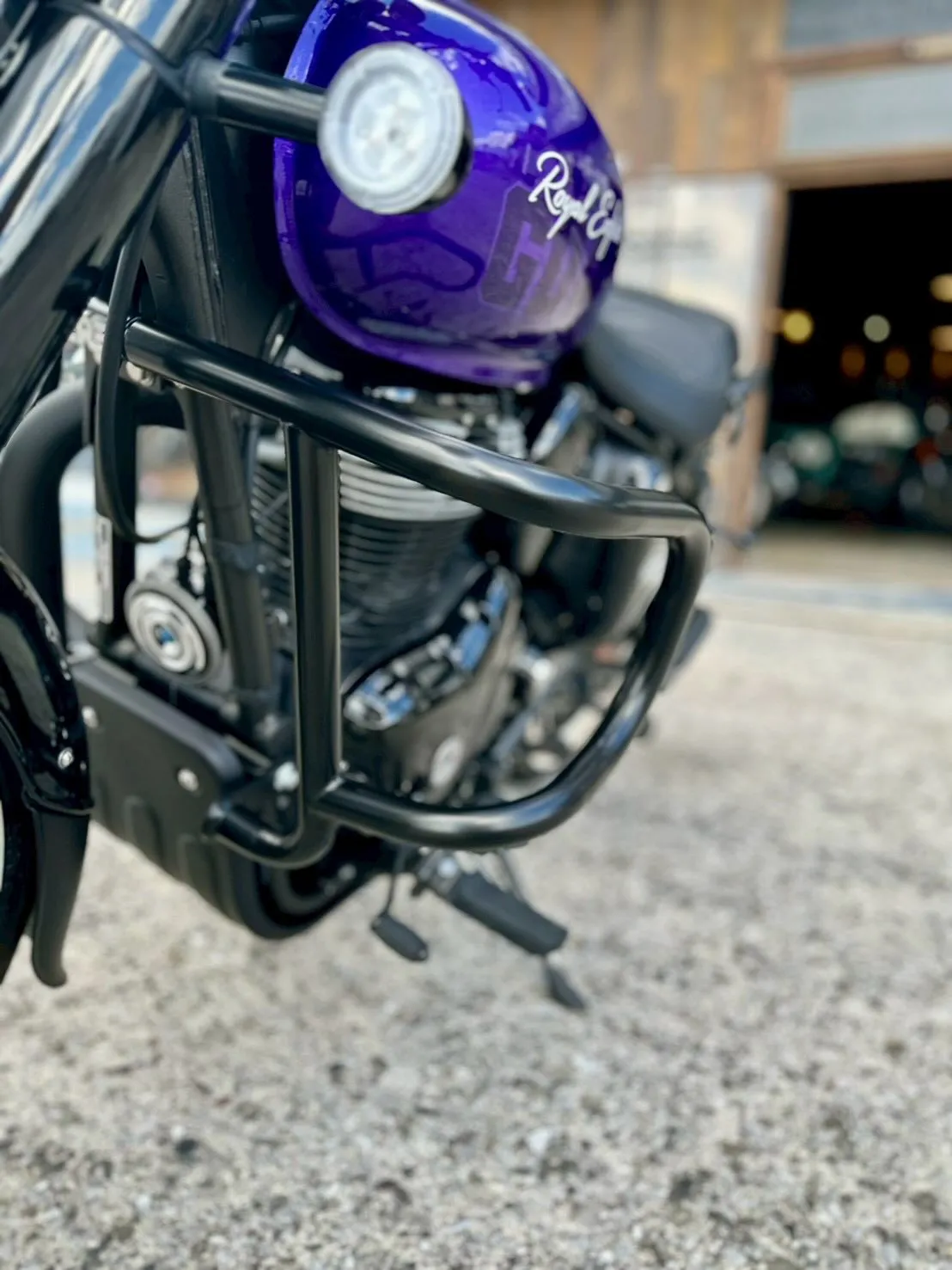 【ロイヤルエンフィールド】