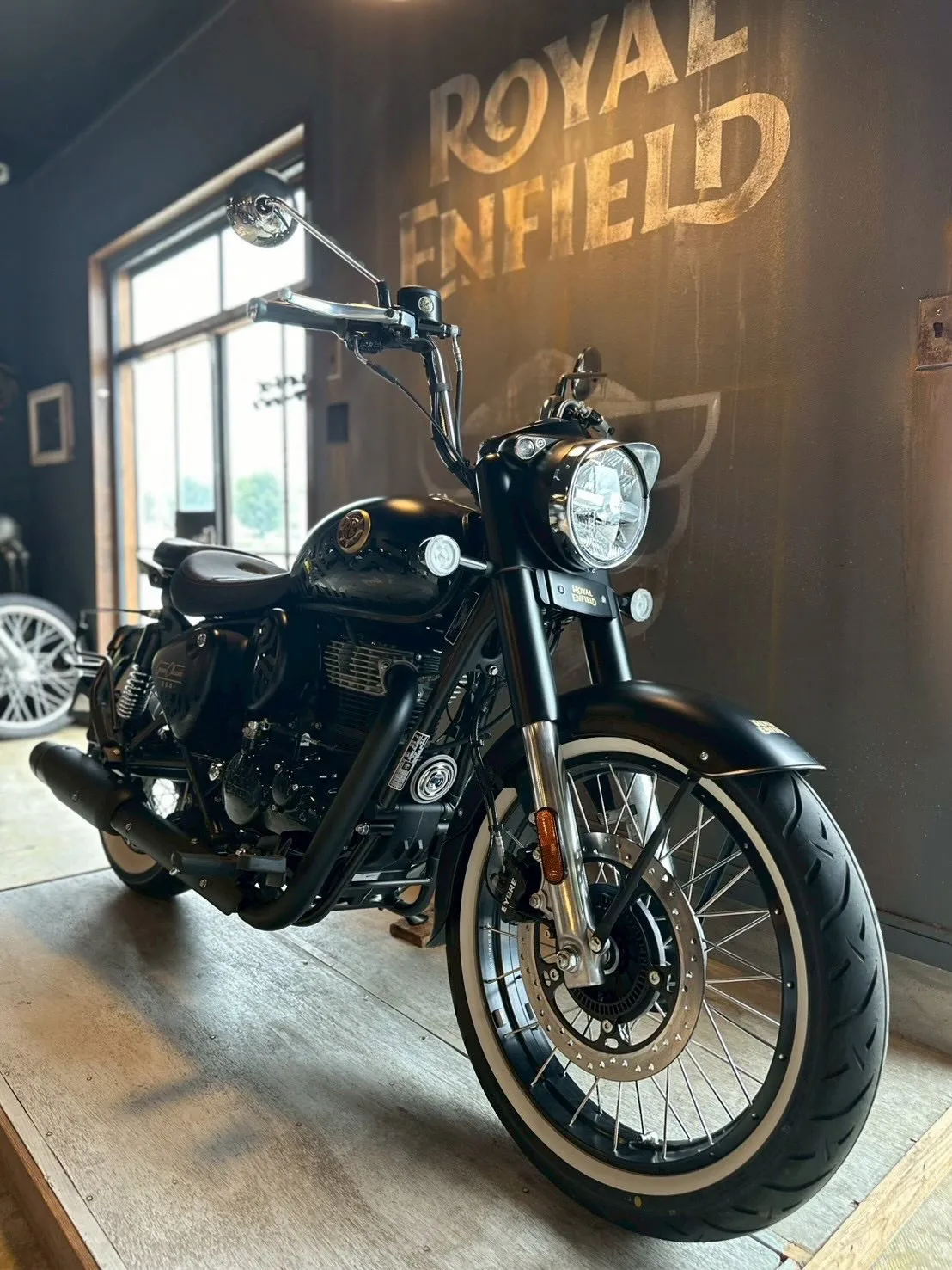 【ロイヤルエンフィールド】