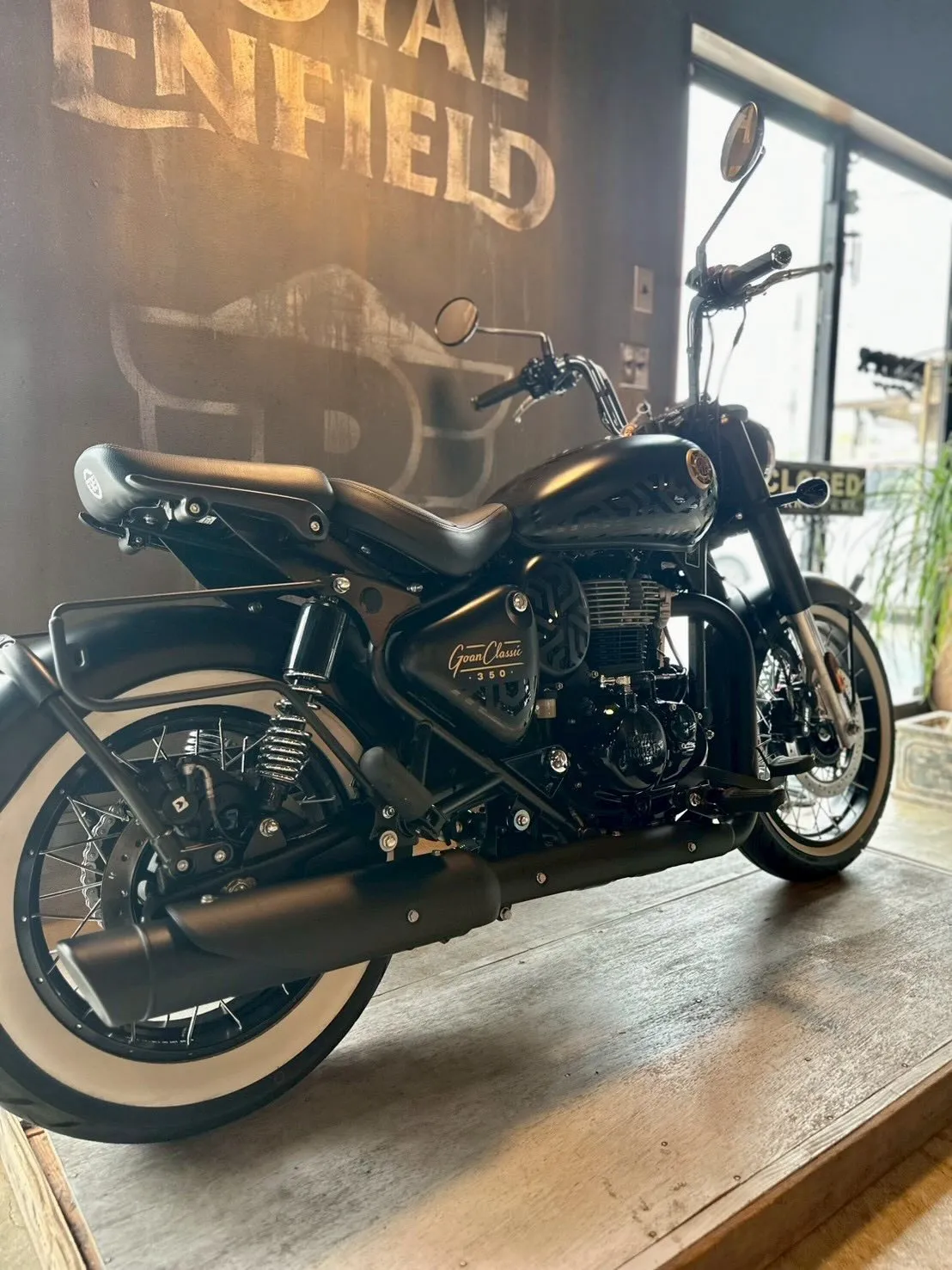 【ロイヤルエンフィールド】