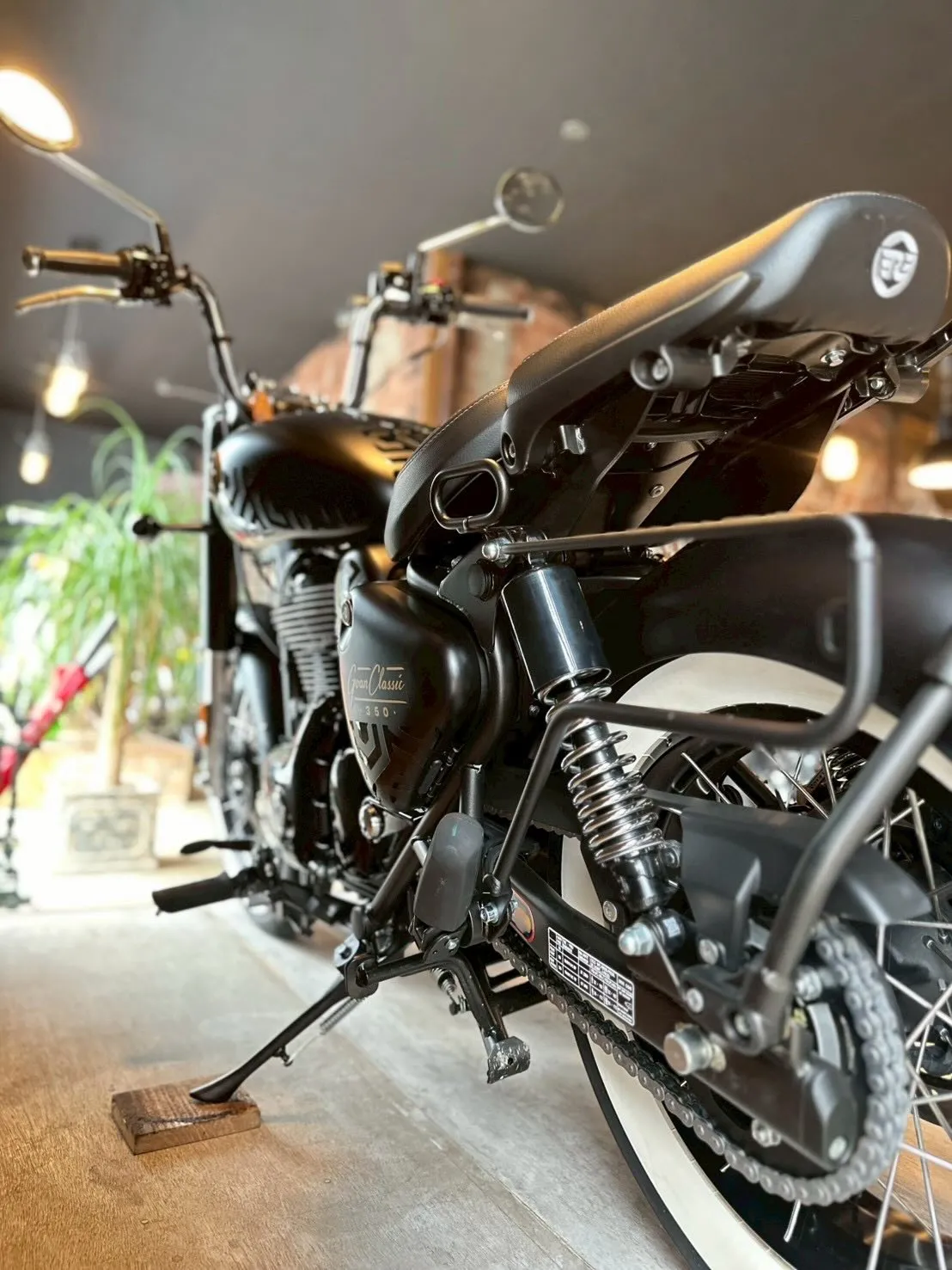 【ロイヤルエンフィールド】