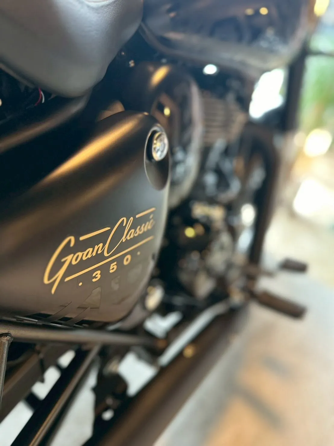 【ロイヤルエンフィールド】