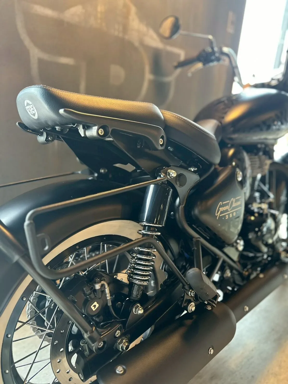 【ロイヤルエンフィールド】