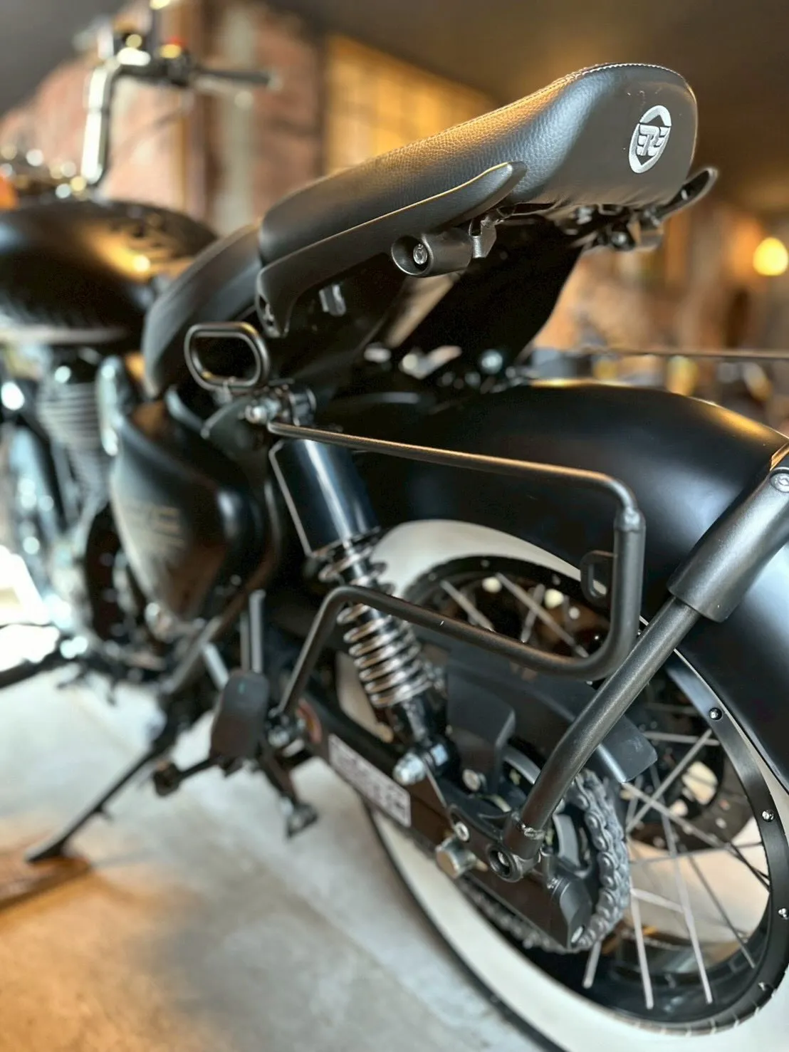 【ロイヤルエンフィールド】