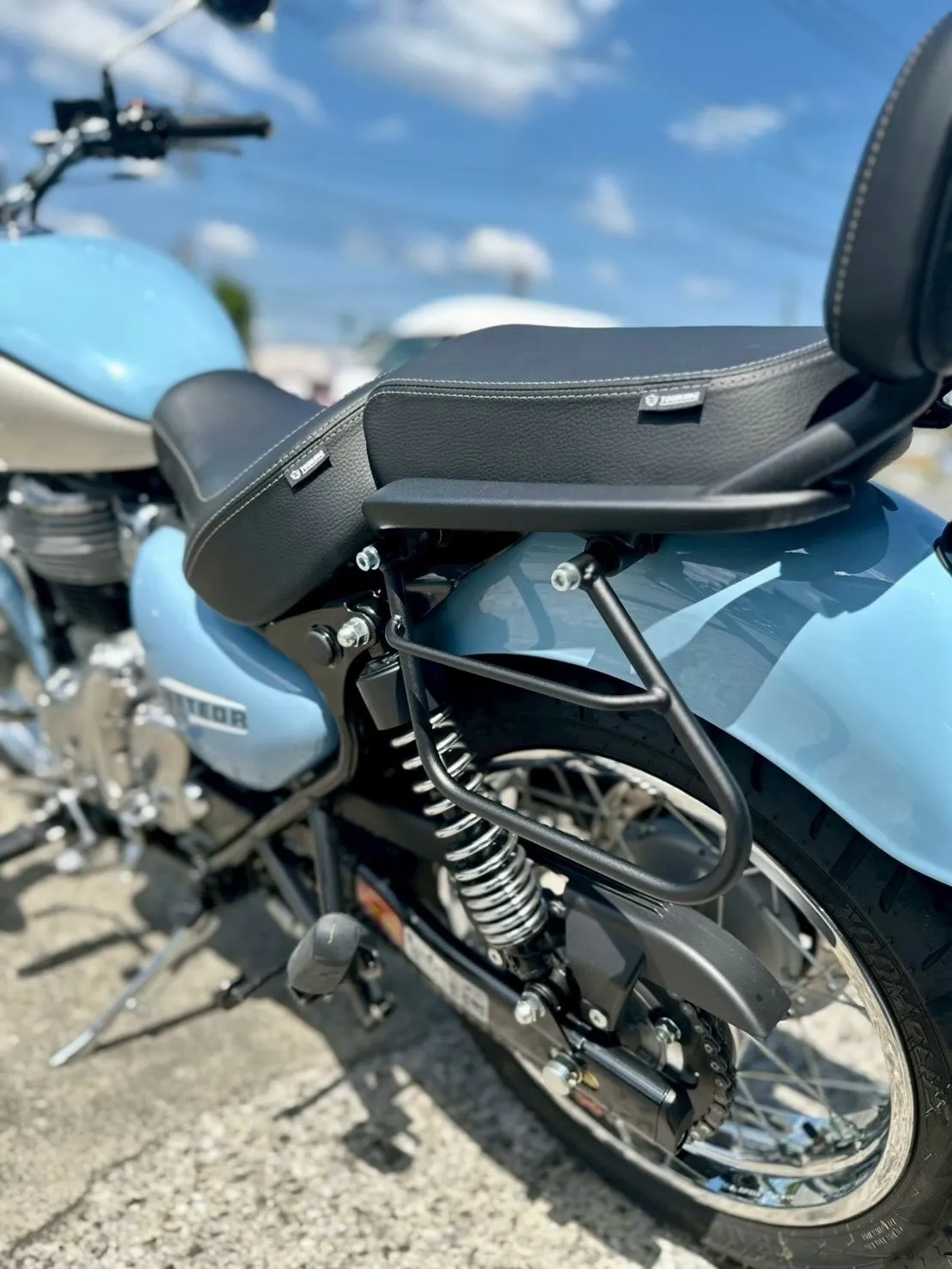 【ロイヤルエンフィールド】