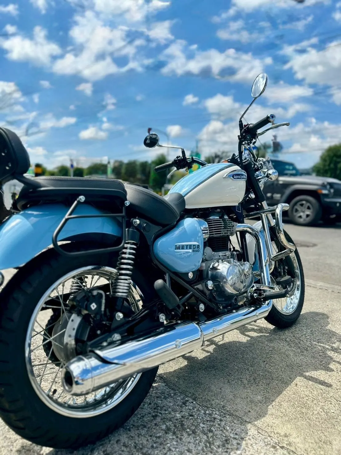 【ロイヤルエンフィールド】