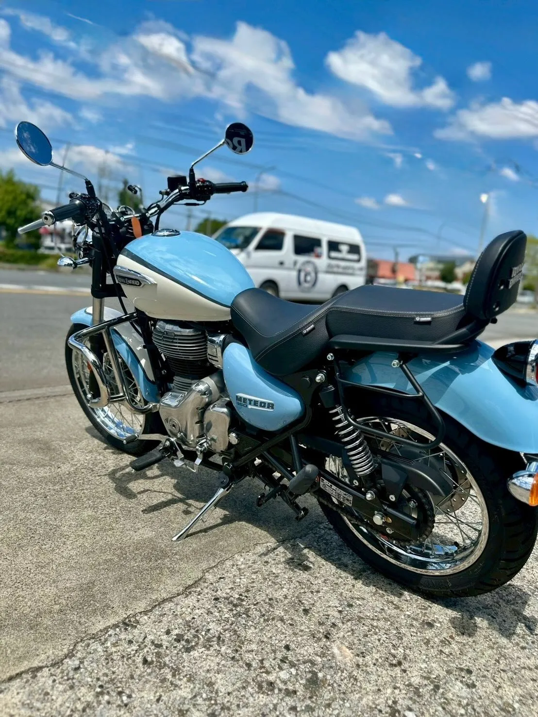 【ロイヤルエンフィールド】